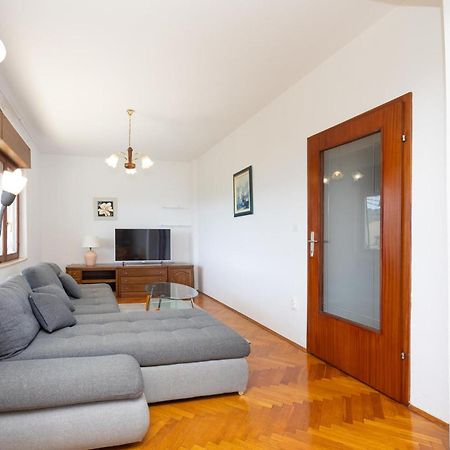 Beautiful Apartment In Trogir With Wifi Экстерьер фото