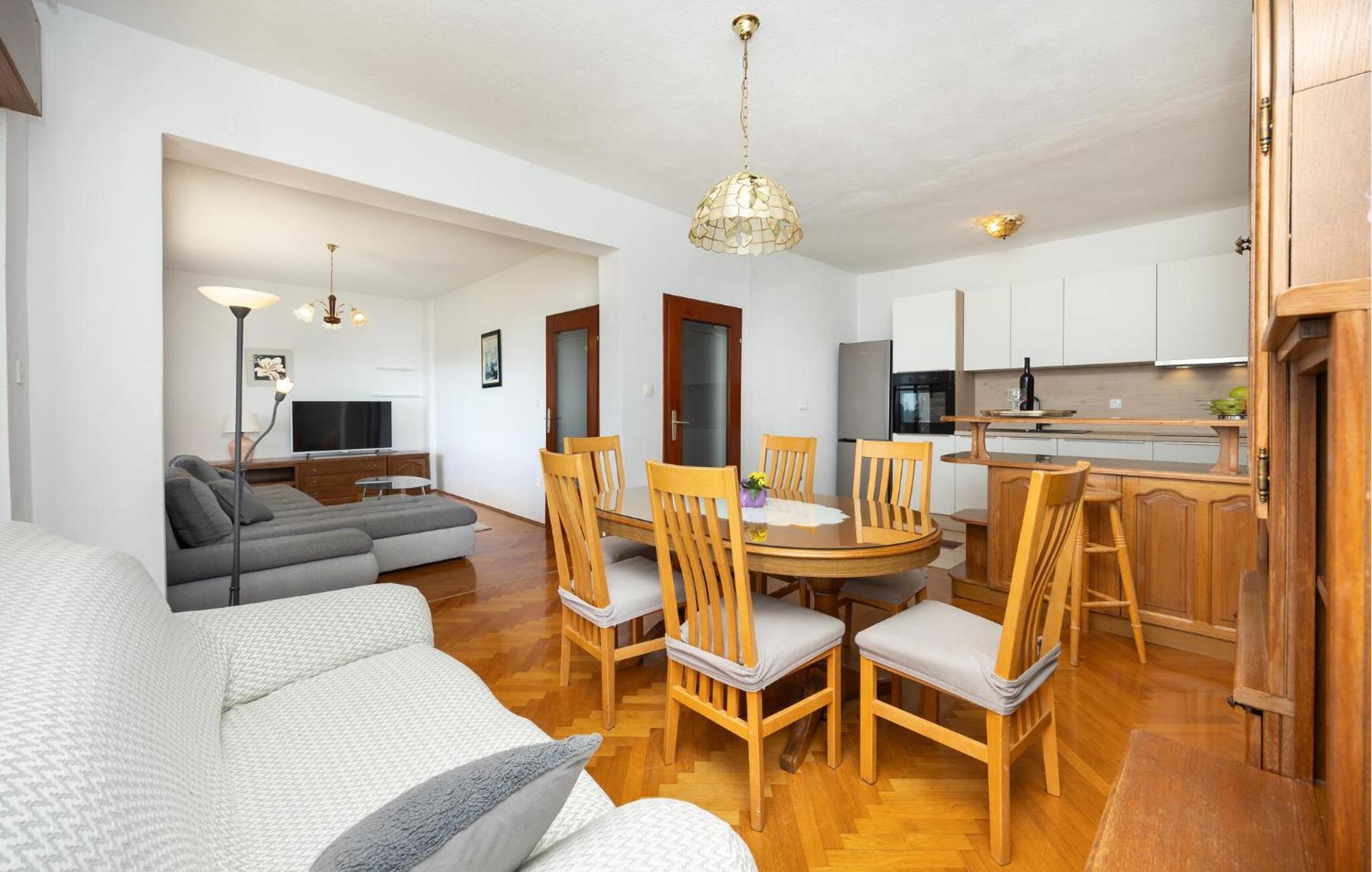 Beautiful Apartment In Trogir With Wifi Экстерьер фото